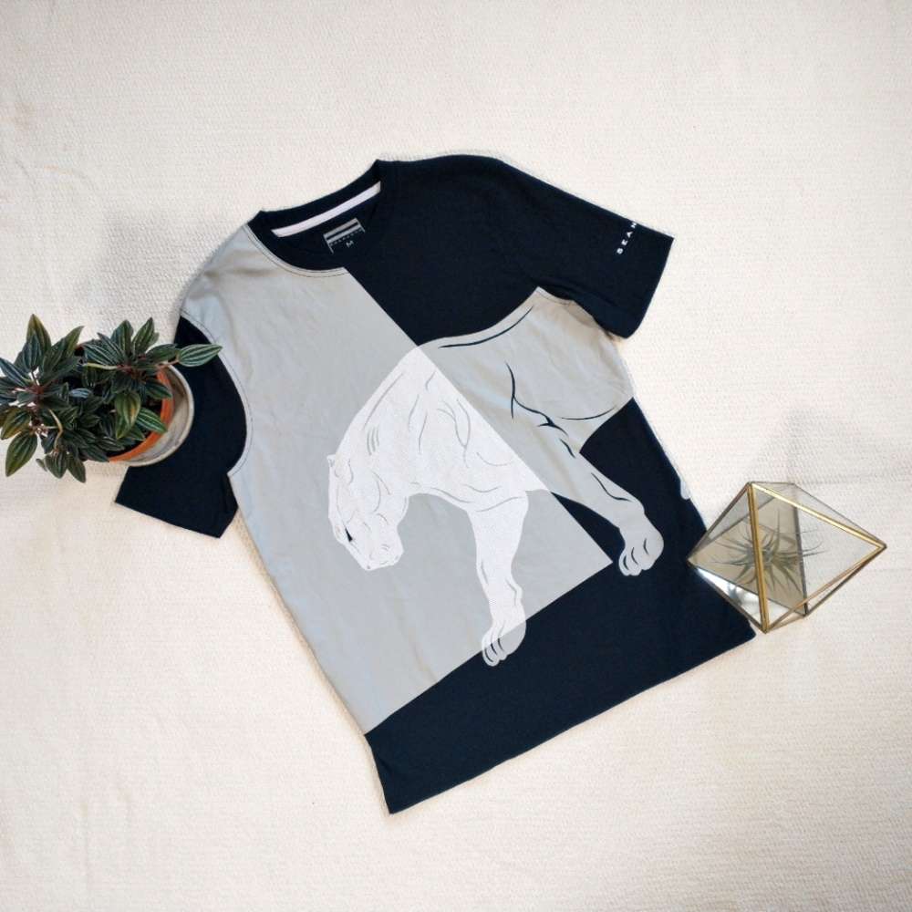 Sean John Men's Black Graphic T-shirt Size Medium